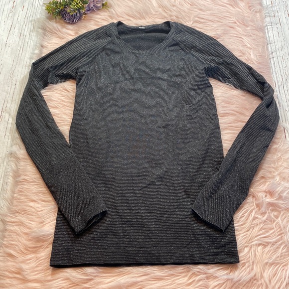 lululemon athletica Tops - Lululemon Swiftly Tech Long Sleeve Black Metallic Stripe Long Sleeve Top sz 6